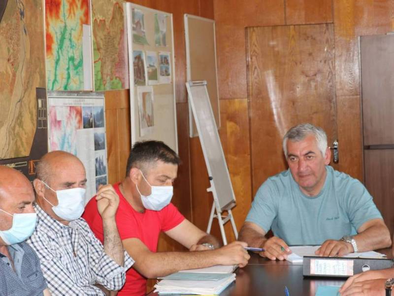 ცაგერის მუნიციპალიტეტის პირველმა მოადგილემ სამუშაო შეხვედრა გამართა მუნიციპალიტეტის...